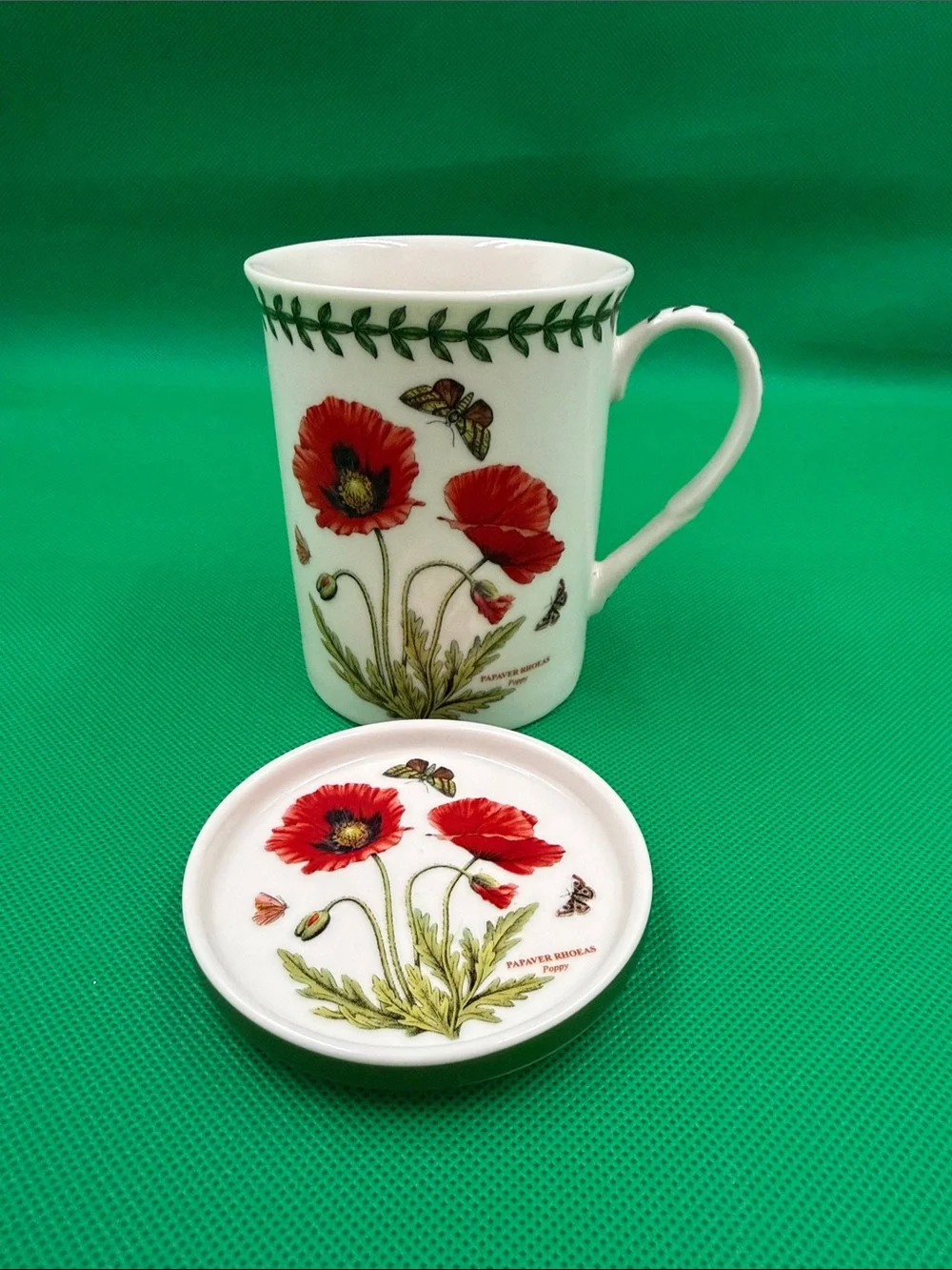 Portmetrion (Botanic Garden) Poppy Floral Ceramic Mug with Lid - Red & Green